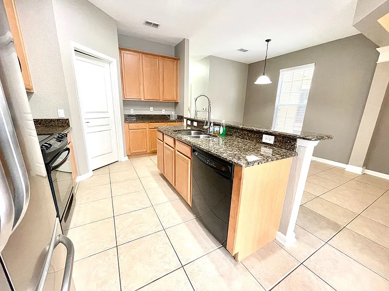 7727 Fairgrove Ave — Photo 6