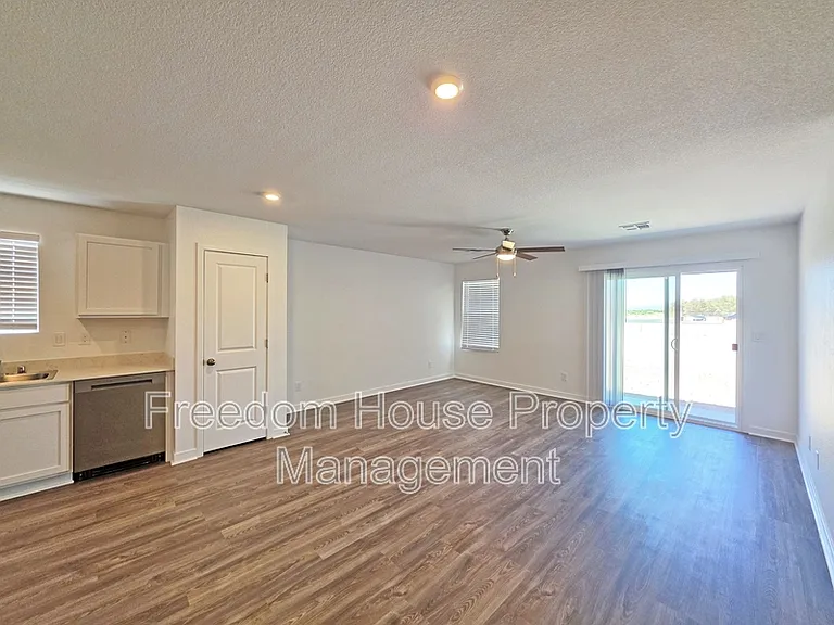 710 E Huyana Wind Dr — Photo 27