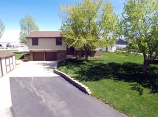 7791 Robin Dr, Gillette, WY 82718