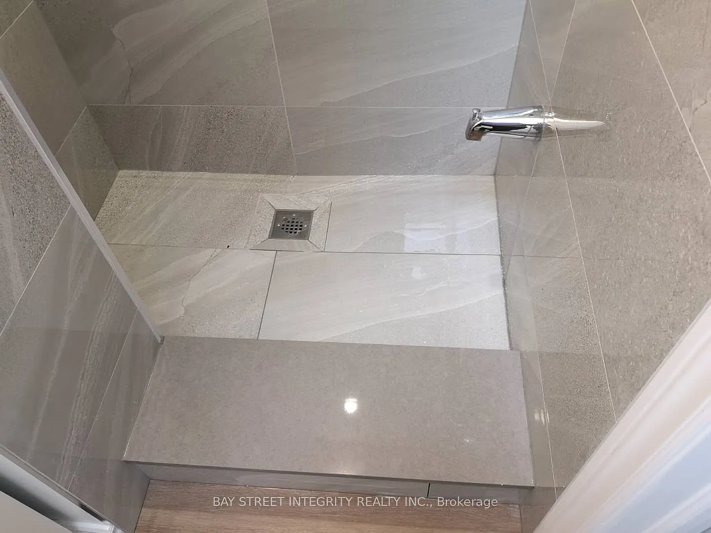 5 bed, $5,300 — Photo 3