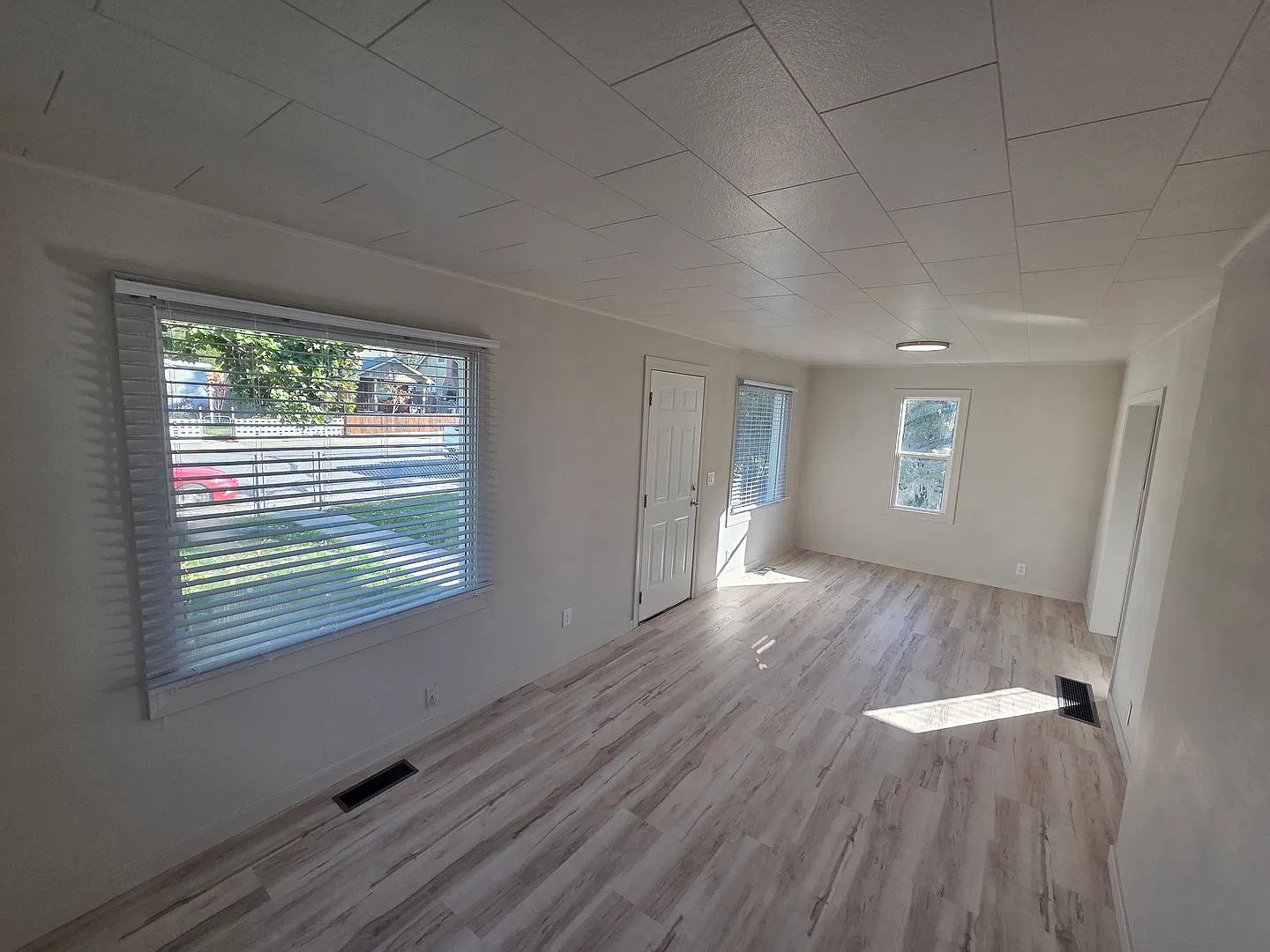 Newly Renovated 2 Bed 1 Bath Comfort and Convenience in Heart of Wenatchee — Photo 4