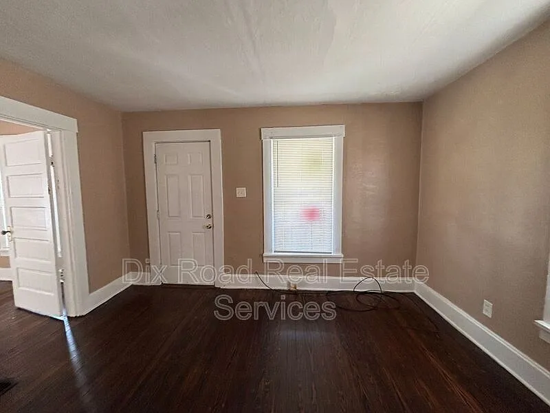 2 bed, 1.0 bath, 683 sqft, $895 — Photo 3