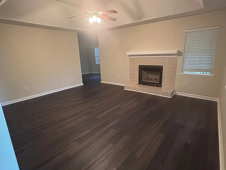 628 Torwood Dr — Photo 2
