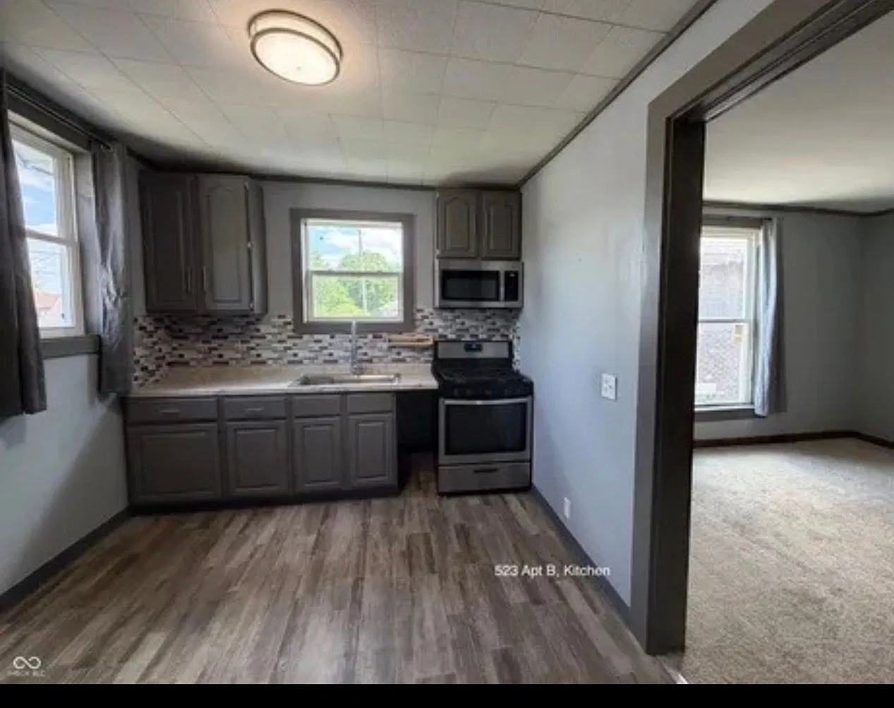Updated one bedroom, one bathroom apartment. All utilities included (electric, gas, water, trash) — Photo 1