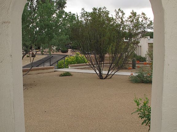 5th image of 1001 E Village Circle Dr N