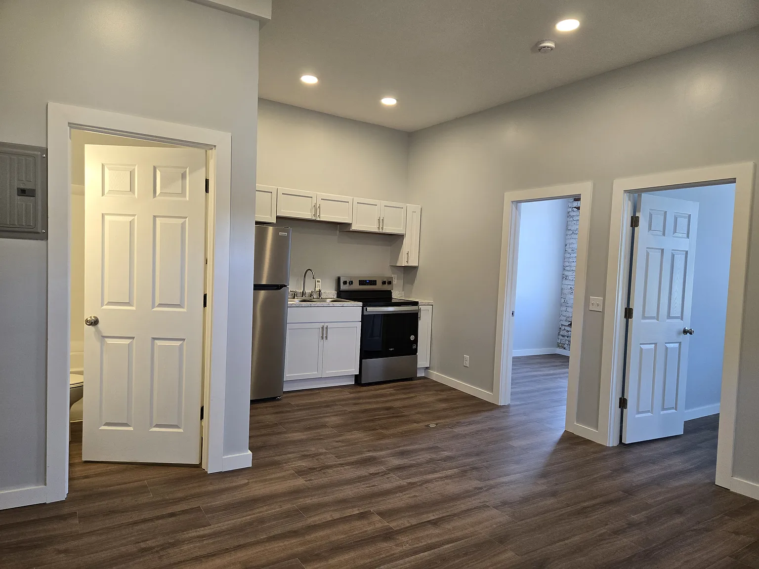2 bed, 600 sqft, $925 — Photo 2