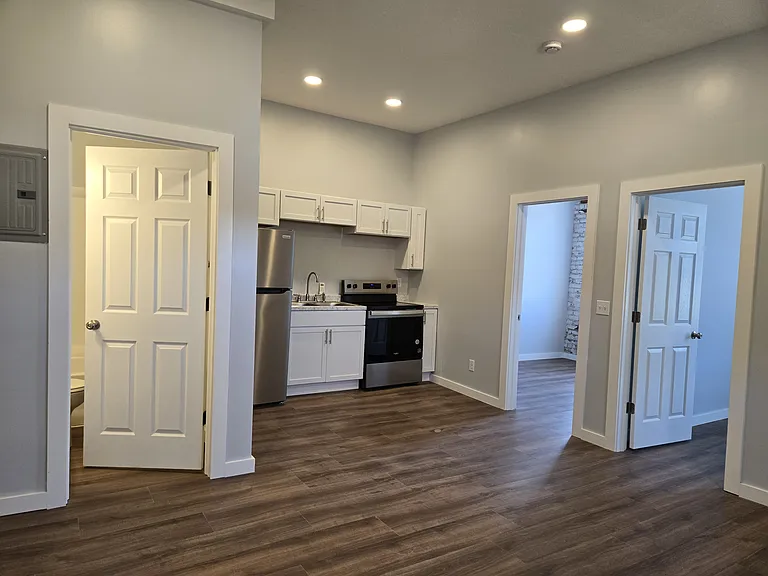226 Main St — Photo 2