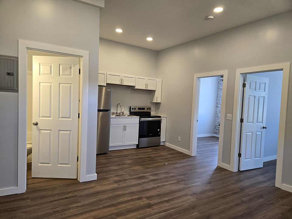 1st image of 226 Main St