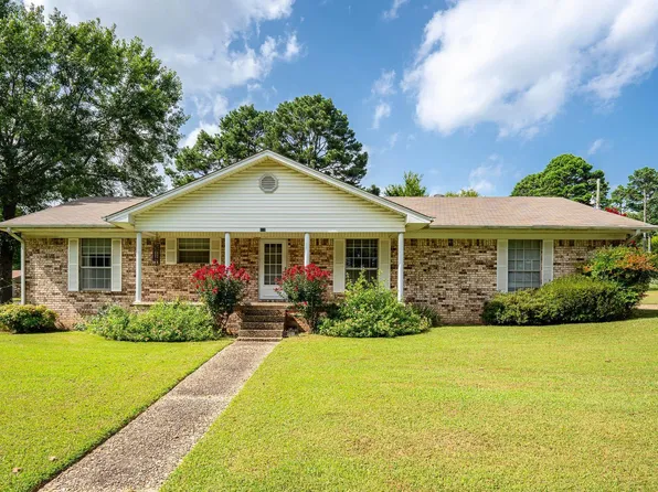 901 Pine Forest Dr, Benton, AR 72019