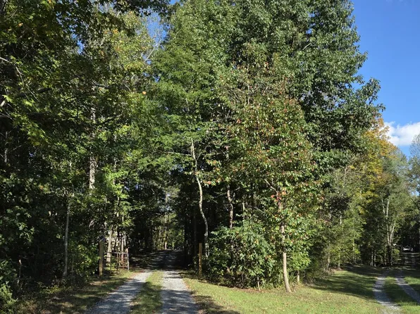 7845 Flippo Dr, Fredericksburg, VA 22408