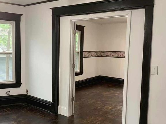 3rd image of 777 Aurora Ave