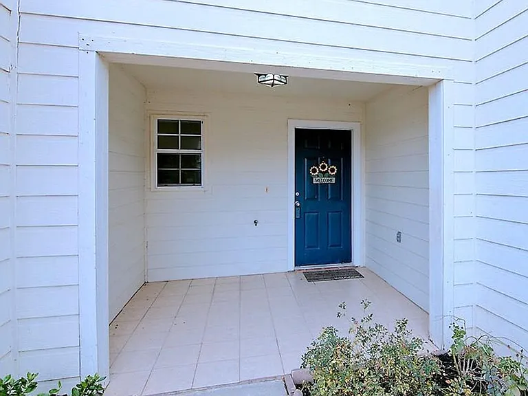 12649 Bay Ave — Photo 2