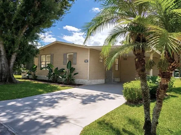 316 S Edgewater Dr, Plant City, FL 33565