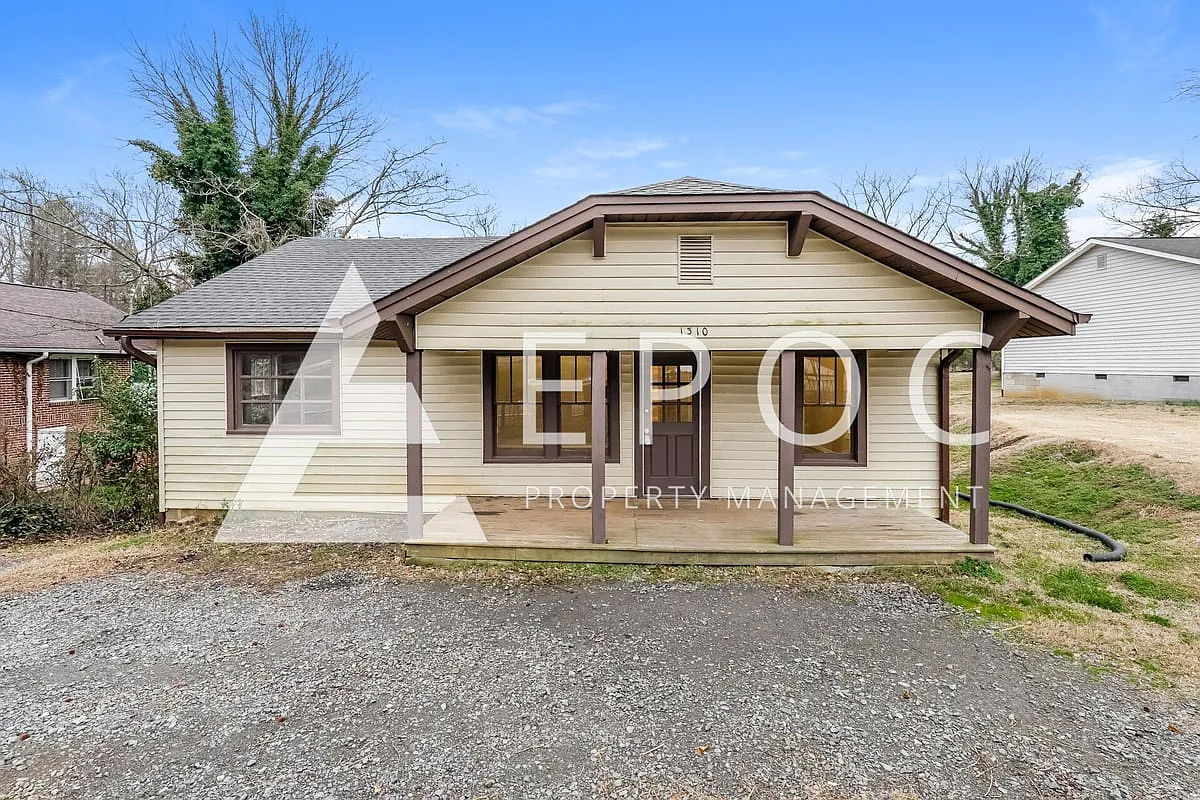 1310 Phipps Ave — Photo 1