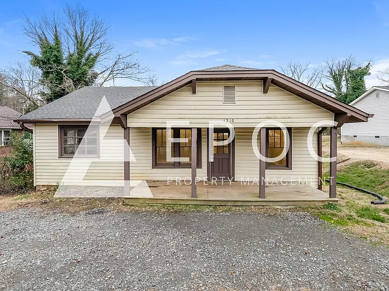 1310 Phipps Ave — Photo 1