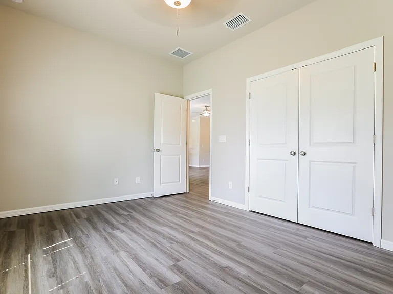 18090 Crawford Ave — Photo 10