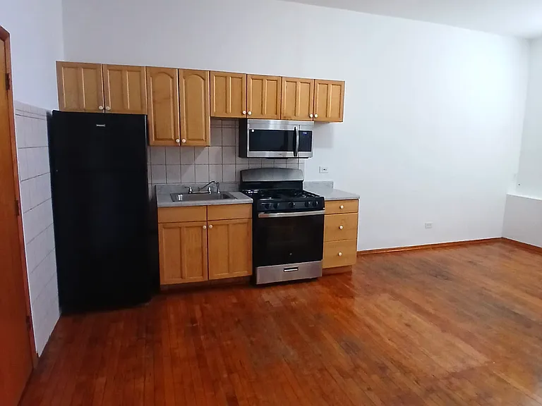 4810 W Barry Ave #1W — Photo 5
