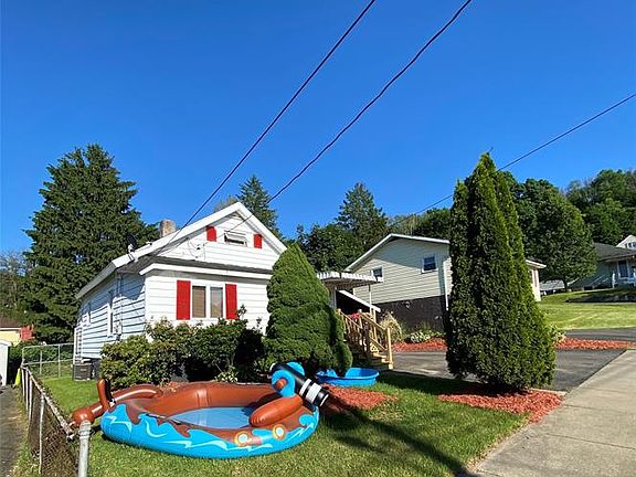 4th image of 15 Delmar St