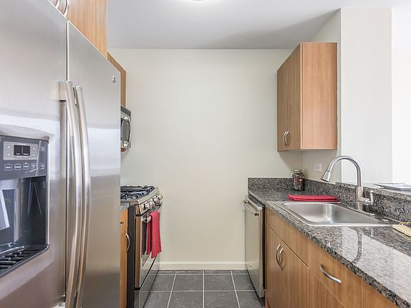 5th image of 100 W 26th St APT 14B