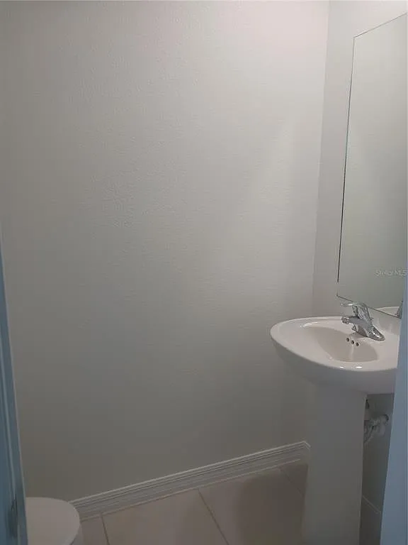 3 bed, 2.5 bath, 1666 sqft, $2,100 — Photo 4