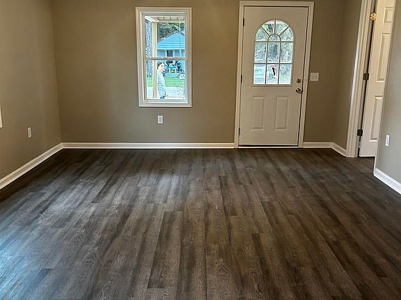 3rd image of 1006 Lange St