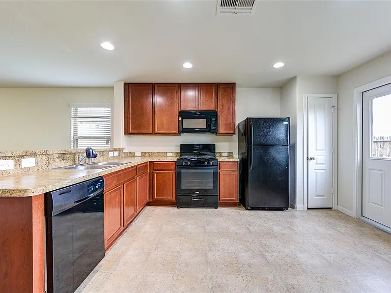 1315 Pease River Ln — Photo 10