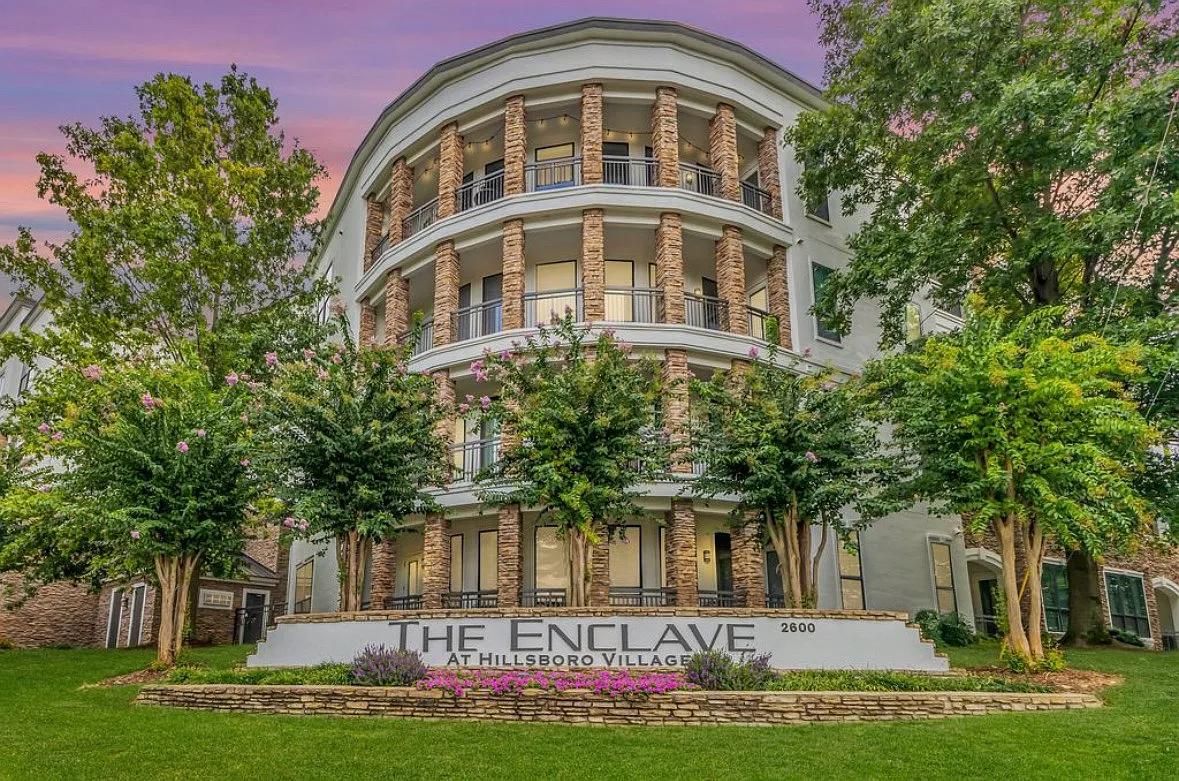 1 bed, 934 sqft, $2,500 — Photo 1