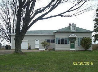 12006 Middle Rd, North East, PA 16428