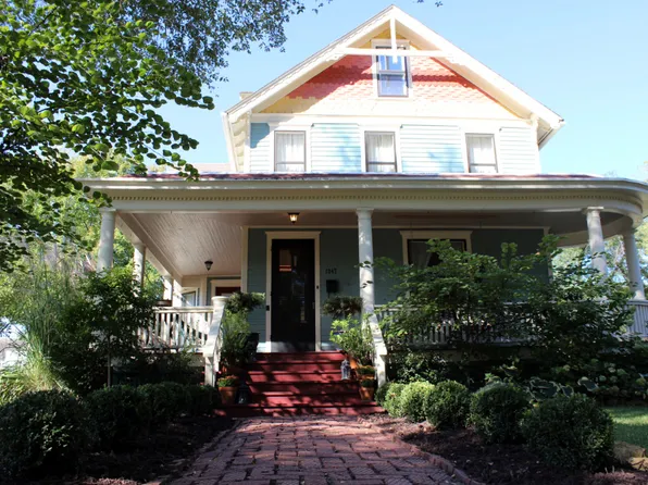 1347 New Hampshire St, Lawrence, KS 66044