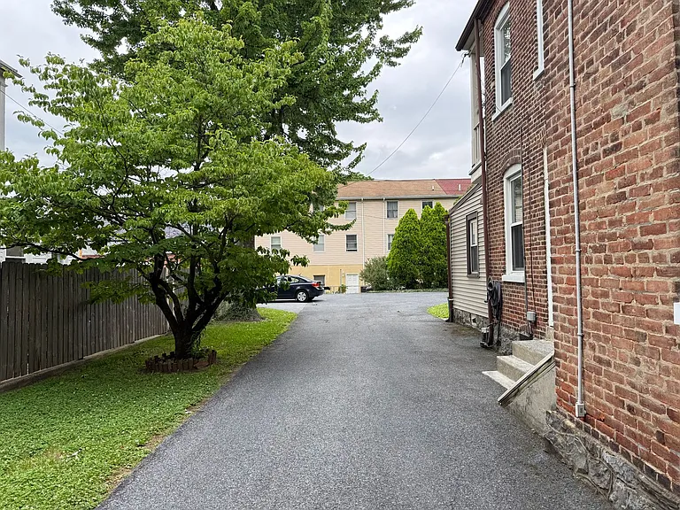 141 N. Plum St. — Photo 19