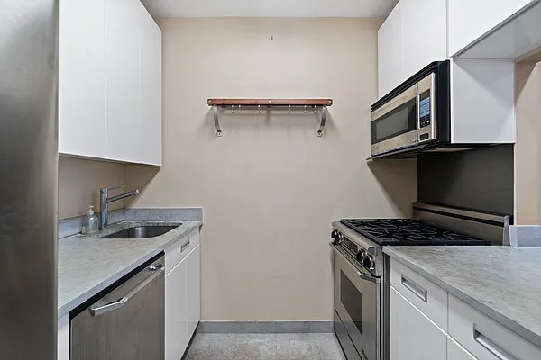 Rented by Nest Seekers International | media 13