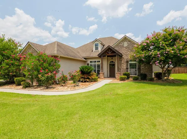 5330 Forest Glen Cir, Valdosta, GA 31602