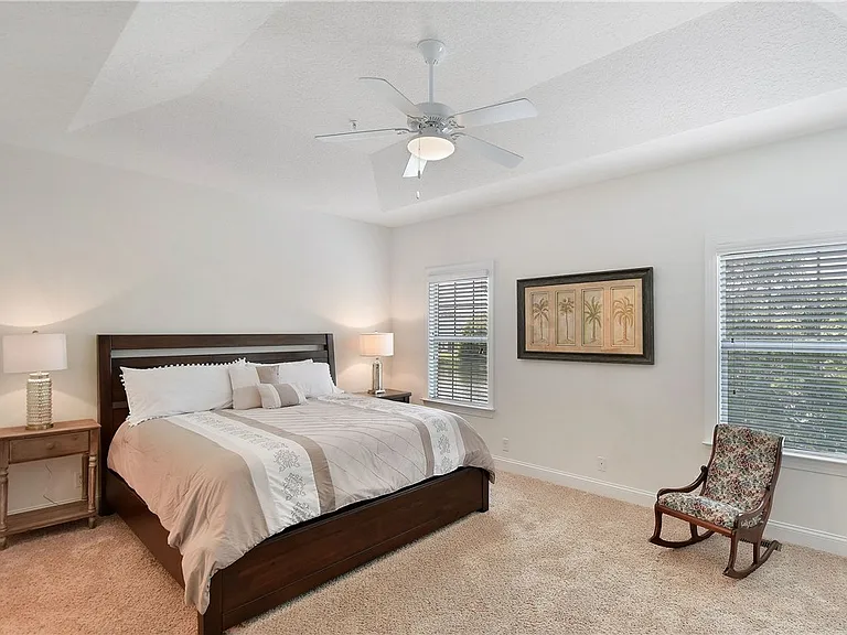 510 Mariners Cir — Photo 19