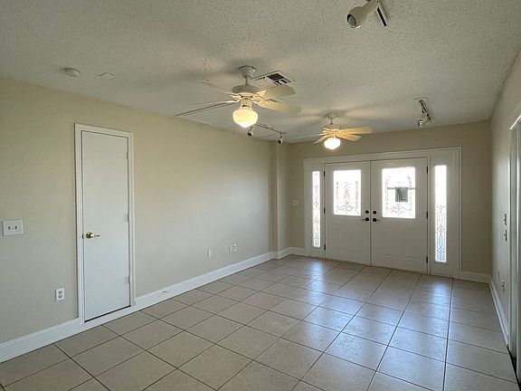 3rd image of 504 Lake Dexter Blvd