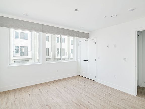 5th image of 2611 E Boston Ave #2