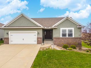 1210 Ledgestone Dr, Normal, IL 61761