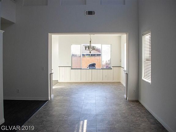 2nd image of 109 Stablewood Ct