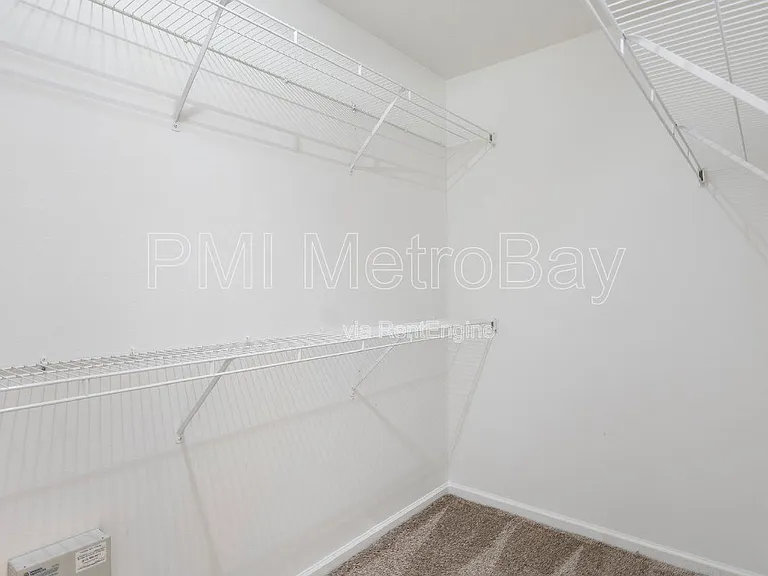 1010 Summer Breeze Dr — Photo 35