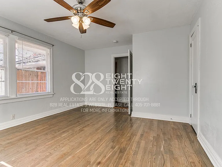 930 Miller Ave — Photo 44