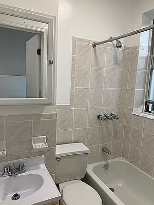 5th image of 2571 31st St #21