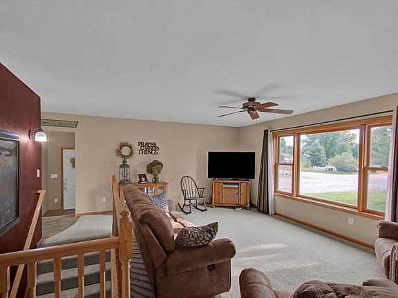 2nd image of 517 Pine Tree Dr