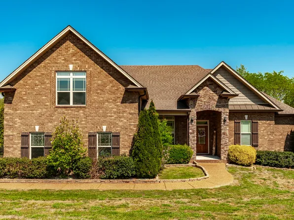 1004 Robert Lee Dr, Gallatin, TN 37066