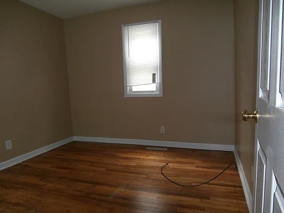 5th image of 119 W North St