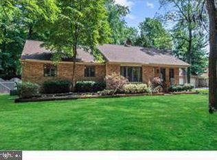 740 Perkins Ln, Edgewater Park, NJ 08010
