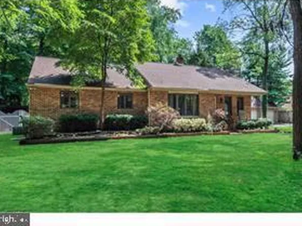740 Perkins Ln, Edgewater Park, NJ 08010