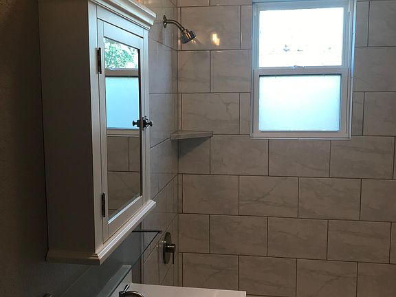 3rd image of 505 W Cedar St