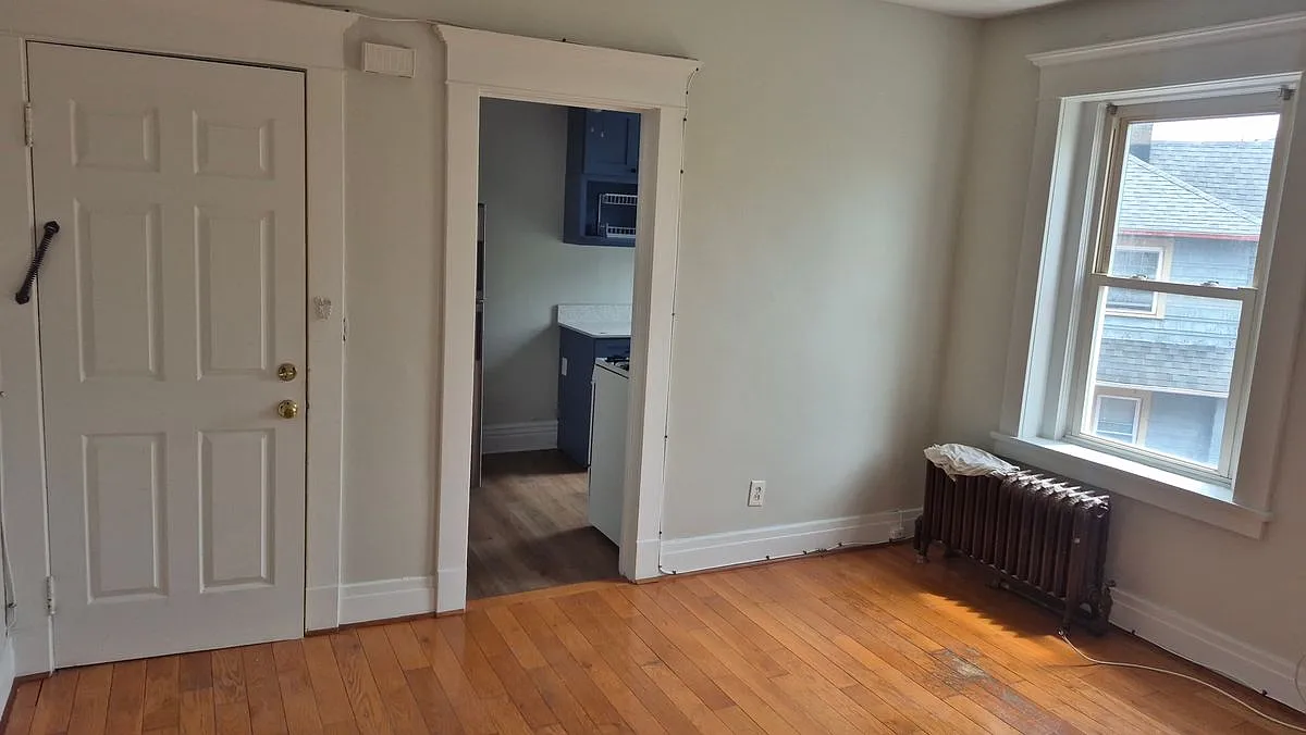 1 bed, 1.0 bath, 900 sqft, $1,350 — Photo 3