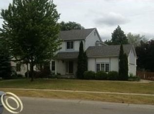 2675 Nottingham Dr, Waterford, MI