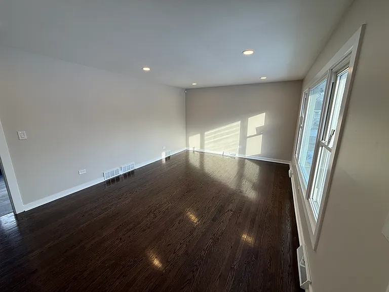 3449 Morgan St — Photo 2