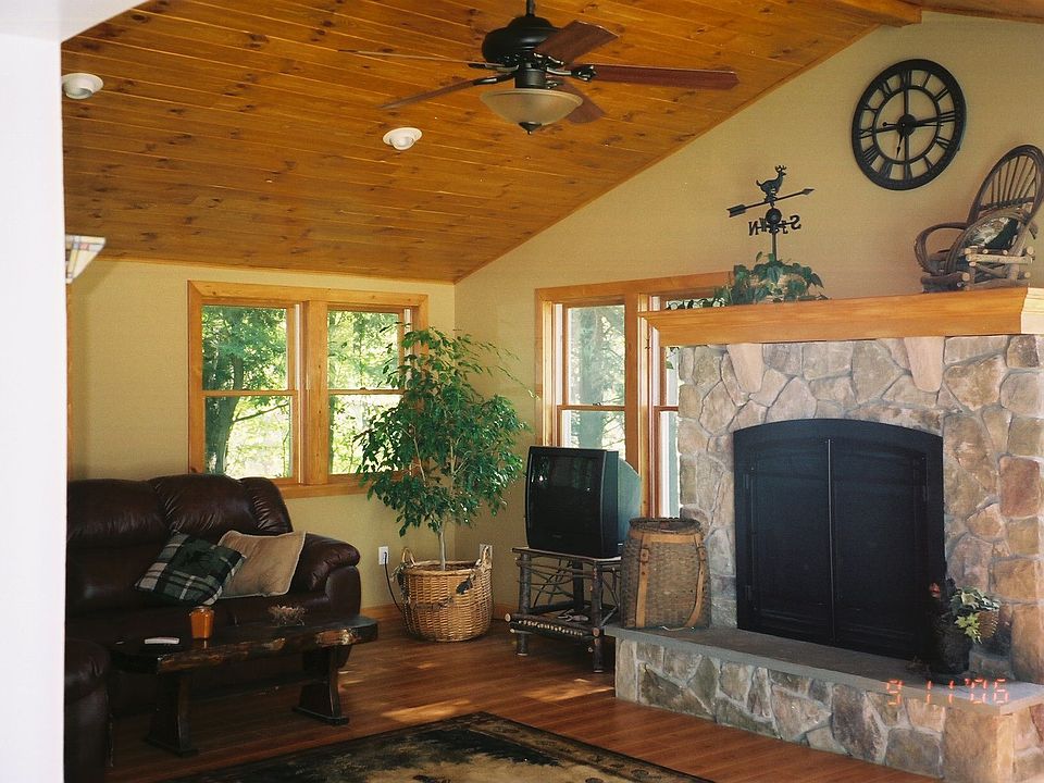 2nd image of 135 Gage Rd